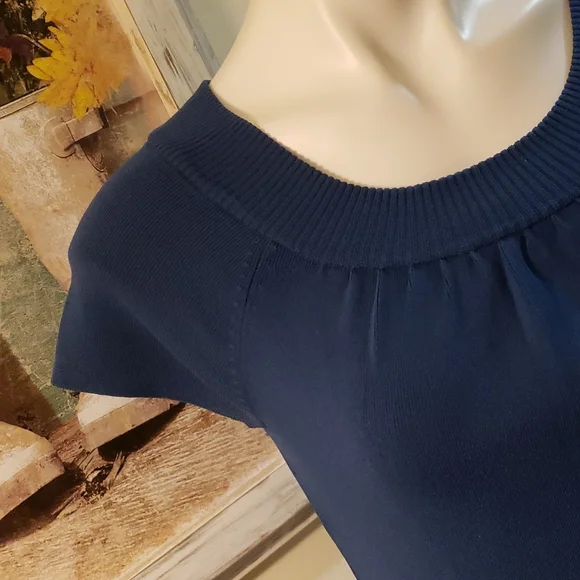 LOFT Sweater - Picture 3 of 11